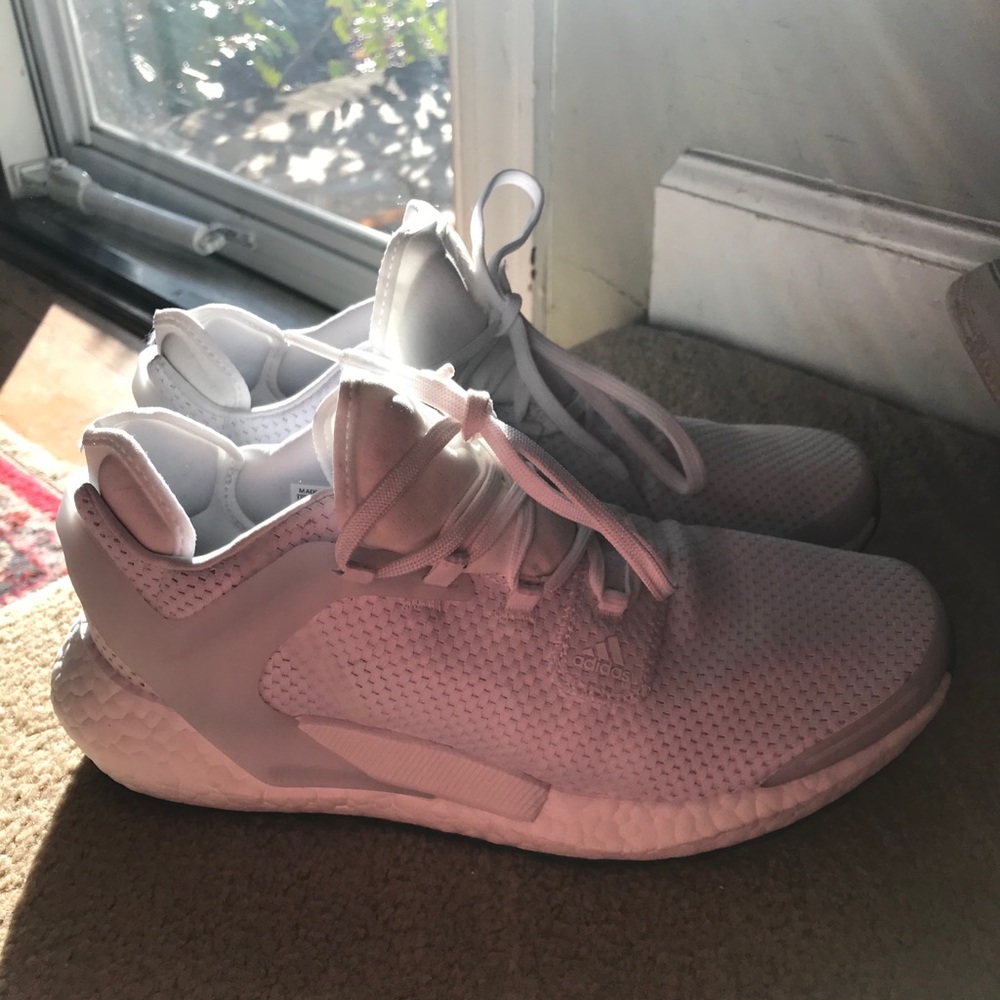 White adidas alphatorsion boost women’s 10